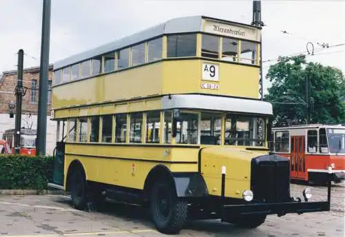 Foto im AK-Format (3), Berlin, BVG, histor. Bus, Linie A9, um 1995