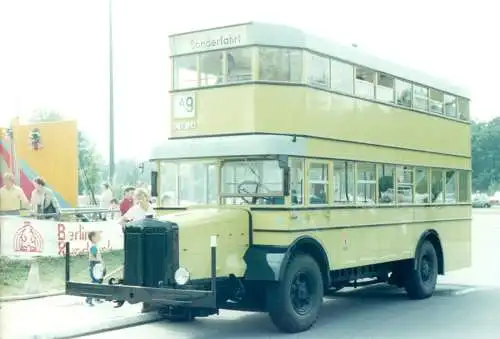 Foto im AK-Format (3), Berlin, BVG, histor. Bus, Linie A9, um 1995