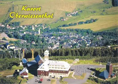 AK, Kurort Oberwiesenthal, Luftbild der Ortslage mit Fichtelberghaus, um 2000