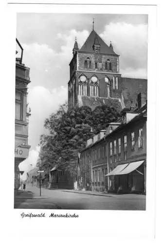 AK, Greifswald, Straßenpartie mit Marienkirche, 1957