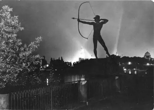 AK, Dresden, Bodenschütze mit Blick zur Altstadt, Nachtaufnahme, 1960