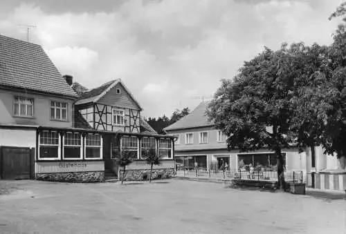 AK, Neudorf Kr. Quedlinburg, Am Gästehaus "Goldener Löwe", 1983