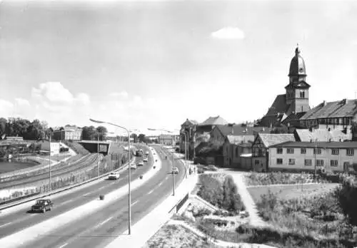 AK, Waren Müritz, Straßenpartie und Bahnlinie, Kirche, 1983
