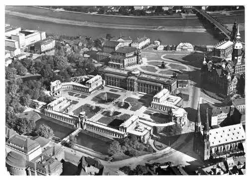 AK, Dresden, Luftbild des Areals um dem Zwinger, vor Zerstörung 1945, 1975