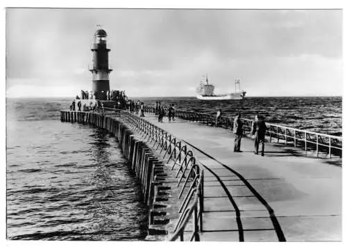 AK, Rostock Warnemünde, Auf der Mole, 1976