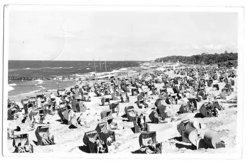 AK, Ostseebad Kühlungsborn, Strandansicht, belebt, 1958