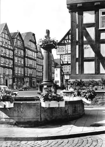 AK, Melsungen im Fuldatal, Markt mit Marktbrunnen, um 1970