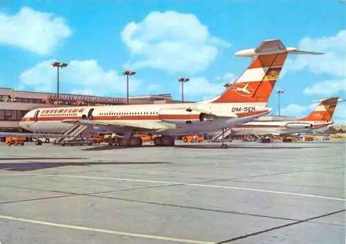 AK, Berlin Schönefeld, Flughafen, IL 62 vor Passagierabfertigung, 1978