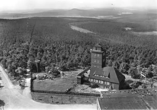 AK, Kurort Oberwiesenthal, Blick vom  Aussichtsturm auf die Wetterwarte, 1985