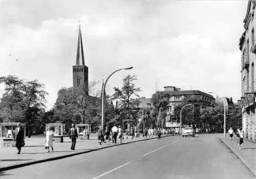 AK, Bitterfeld, Walther-Rathenau-Str., belebt, 1970