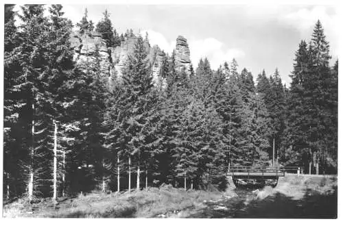 AK, Johanngeorgenstadt Erzgeb., Steinbachtal mit Teufelssteinen, 1959