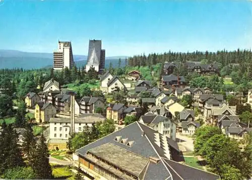 AK, Oberhof Kr. Suhl, Teilansicht mit Blick zum Interhotel "Panorama", 1982