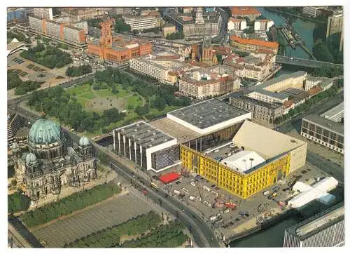 AK, Berlin Mitte, Luftbild, Dom, Palast der Republik u. Schloss-Atrappe, um 1993