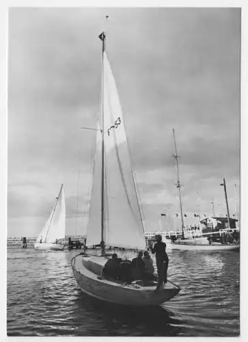 AK, Rostock - Warnemünde, Segelboot am Alten Strom, 1966