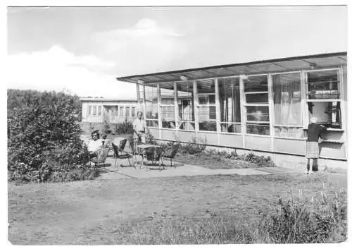 AK, Ostseebad Wustrow, Café im FDGB-Urlauberdorf, 1982