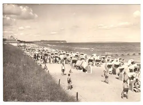 AK, Göhren Rügen, Strandpartie belebt, 1967