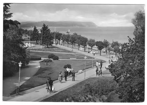 AK, Göhren Rügen, Promenade belebt, 1969