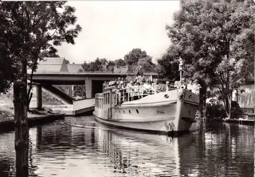 Ansichtskarte, Storkow Kr. Beeskow, Am Kanal mit Motorschiff, 1977