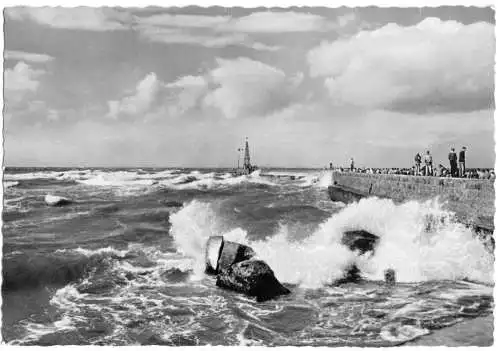 AK, Rostock Warnemünde, Partie an der Westmole, 1961