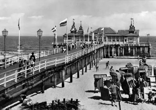 AK, Seebad Ahlbeck auf Usedom, Seebrücke, belebt, 1967