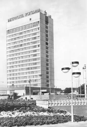 AK, Potsdam, Blick zum Interhotel Potsdam, 1982