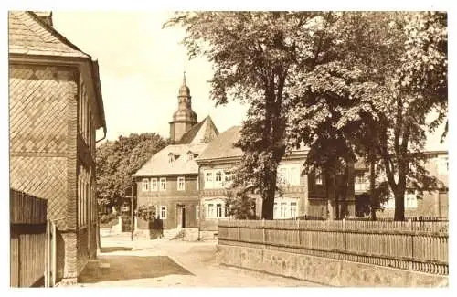 AK, Herrschdorf Thür. Wald, Straßenpartie mit Kirche, 1967