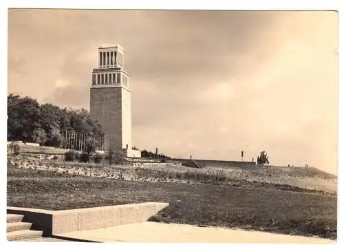 AK, Weimar, Gedenkstätte Buchenwald, Glockenturm vom Stelenweg aus, 1962