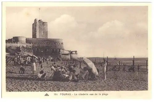 AK, Fouras, Charente-Maritime, La citadelle vue de la plage, 1943