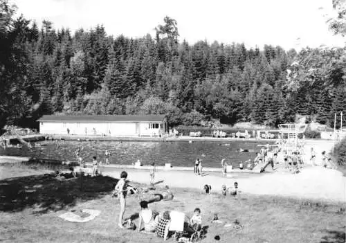 AK, Schmiedefeld am Rstg. Thür. Wald, Waldbad, belebt, 1972