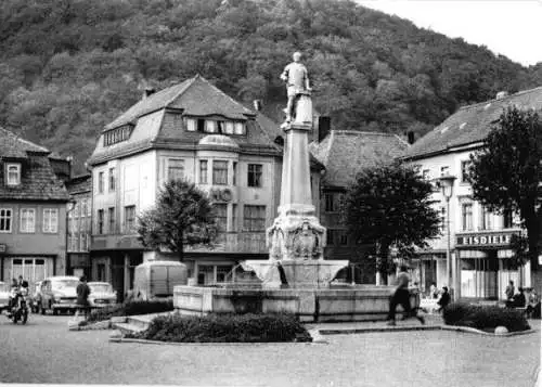 AK, Suhl Thür., Karl-Marx-Platz, belebt, 1966