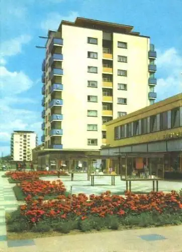 AK, Eisenhüttenstadt, Leninallee, Schaukästen, 1964