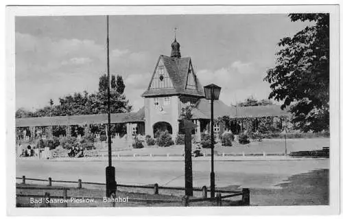 AK, Bad Saarow-Pieskow, Bahnhof mit Vorplatz, 1964