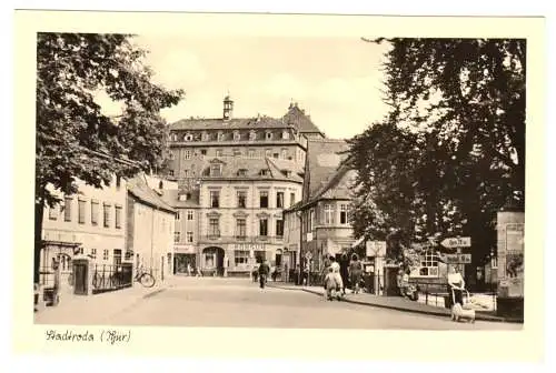 Ansichtskarte, Stadtroda Thür., Straßenpartie belebt, 1954