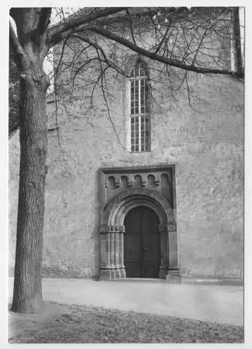 AK, Bad Lausick, Romanische St. Kilianskirche, Westgiebel mit Portal, 1974