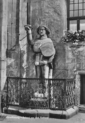 AK, Quedlinburg, Roland vor dem Rathaus, 1970