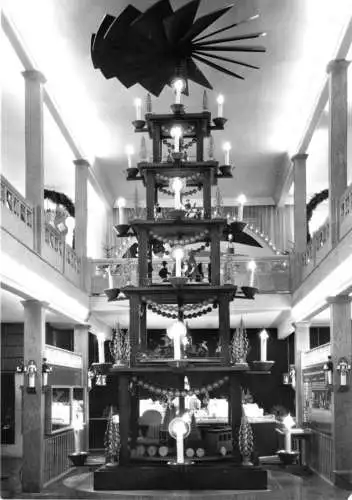 AK, Kurort Seiffen Erzgeb., Große Pyramide im Spielzeugmuseum, 1970