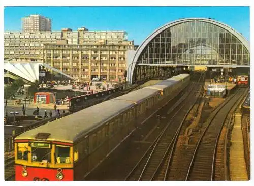 AK, Berlin Mitte, Bahnhof Berlin Alexanderplatz, S-Bahn-Zug, 1978