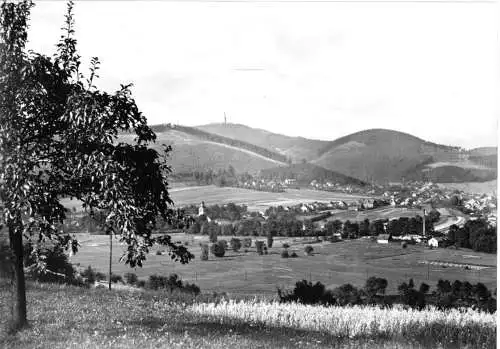 AK, Tabarz - Cabarz Thür., Totale mit Blick zum Inselsberg, 1966