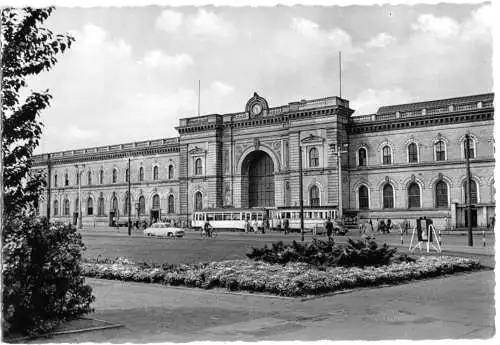 AK, Magdeburg, Hauptbahnhof, Straßenbahn, 1961