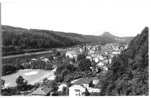 AK, Bad Schandau Sächs. Schweiz, Teilansicht mit Sportplatz, 1972