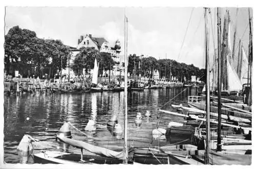 Ansichtskarte, Rostock Warnemünde, Partie am Alten Strom, 1960