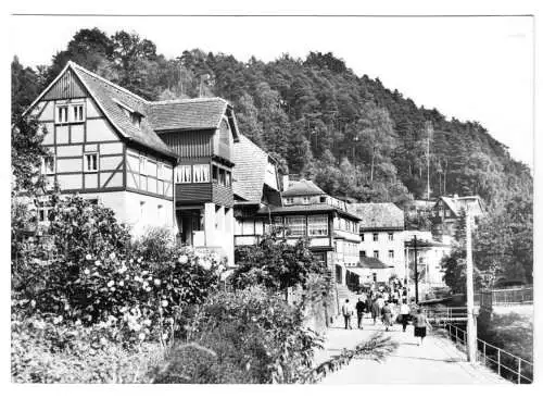 AK, Kurort Rathen Sächs. Schweiz, Straßenpartie, belebt, 1973