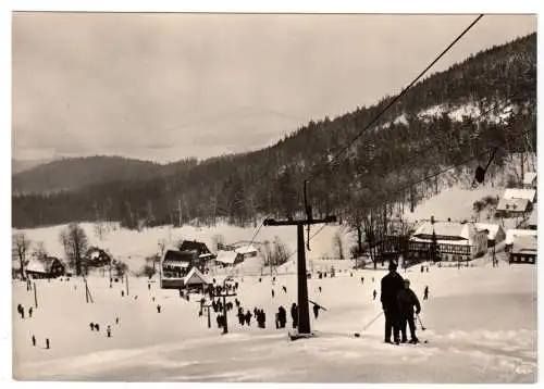 AK, Waltersdorf Zittauer Gebirge, Sonnenbergbaude und Skilift, belebt, 1970