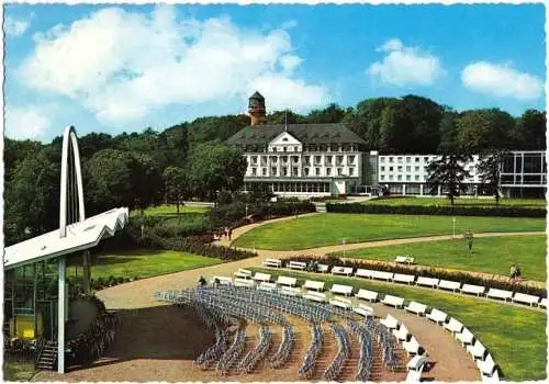 AK, Ostseebad Travemünde, Musikpavillion mit Blick auf das Kurhaus, 1966