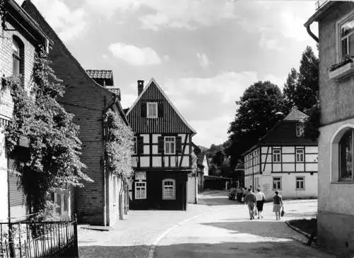 AK, Leutenberg Thür., Straßenpartie mit HOG Sormitzklause, 1983