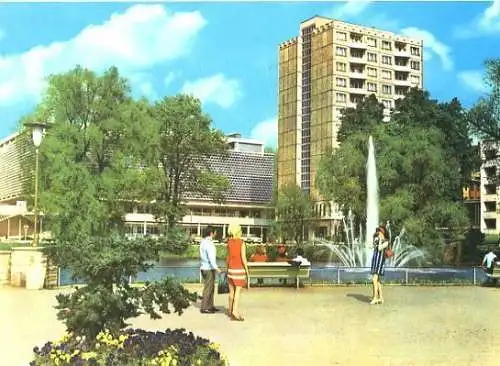 AK, Suhl, Teilansicht mit Hochhaus, 1972