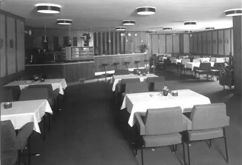 AK, Oberhof Thür. Wald, HOG "Oberer Hof", Mocca- u. Aperitif-Bar, Gastraum, 1974