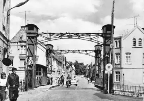 AK, Plau Meckl., Große Burgstr., belebt, 1971