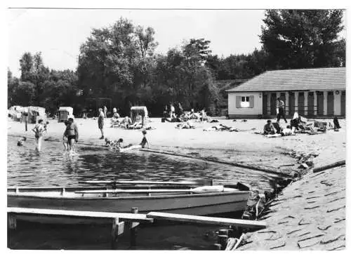 AK, Caputh Kr. Potsdam, Partie im Seebad, belebt, 1970