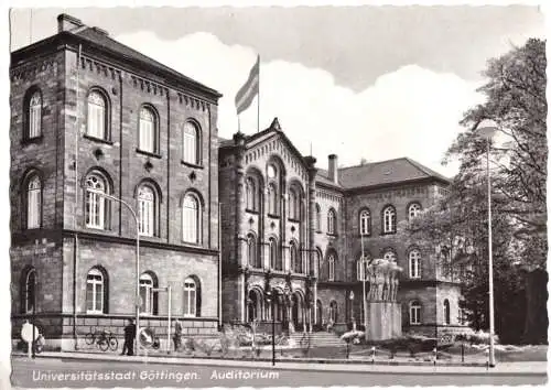 Ansichtskarte, Göttingen, Universität, Auditorium mit Denkmal, 1965